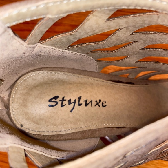 Chunky Heels - Picture 7 of 7